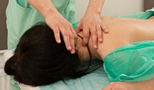Behandlung der zervikalen Osteochondrose mit Massage