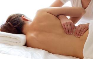 Rückenschmerzen nach der Geburt Massage