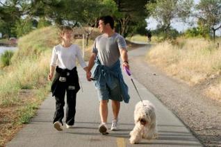 Bei häufigen Schmerzen in der Lende zu ersetzen aktiven Sport, Spaziergänge an der frischen Luft